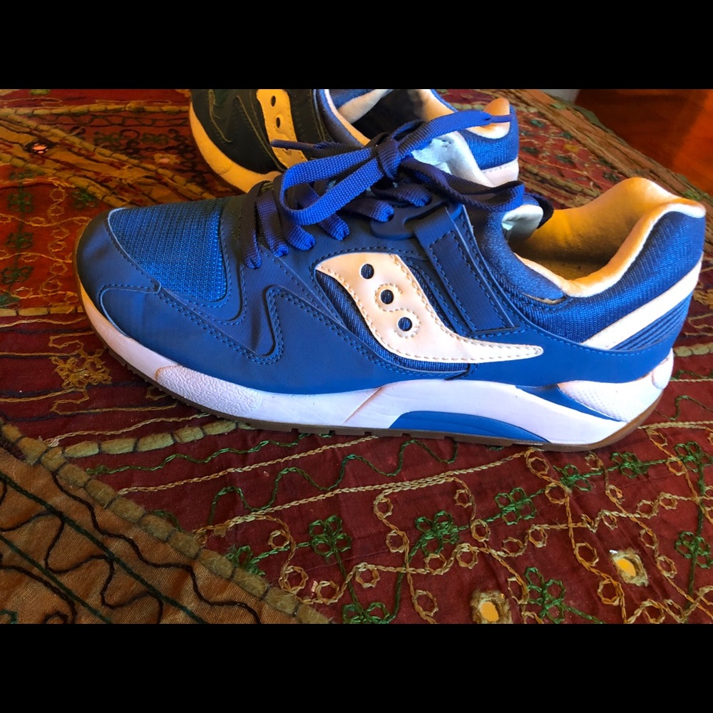 Athletic shoes